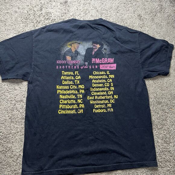 Kenny Chesney & Tim McGraw Brothers of the Sun 2012 Tour T-Shirt Size XL - Picture 2 of 7